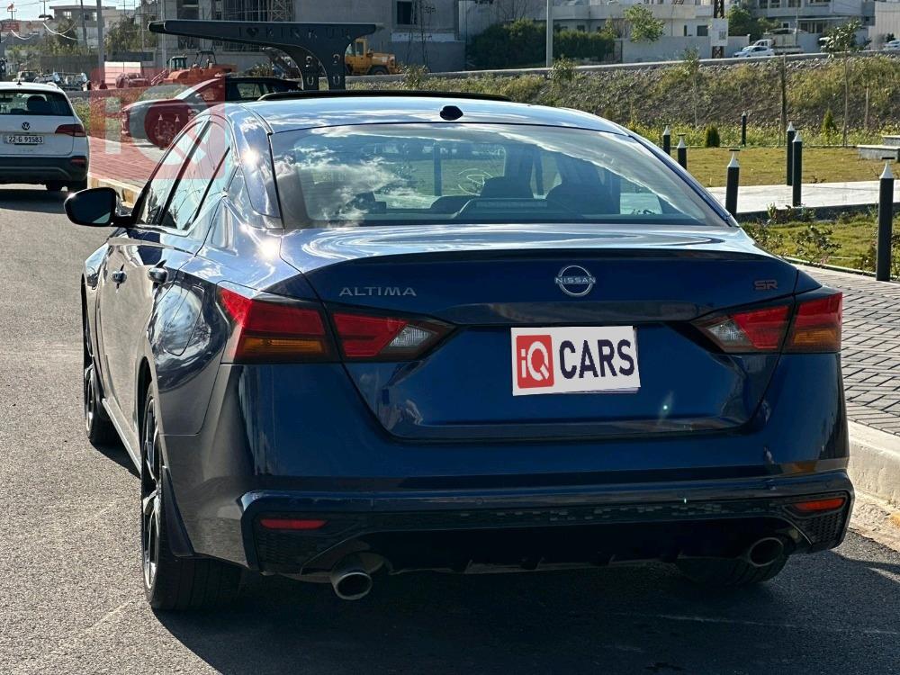 نيسان ألتيما